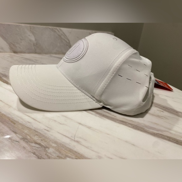 PGA Tour Pro Series Lightweight White Adjustable Golf Hat Baseball Cap NWT - Picture 4 of 9